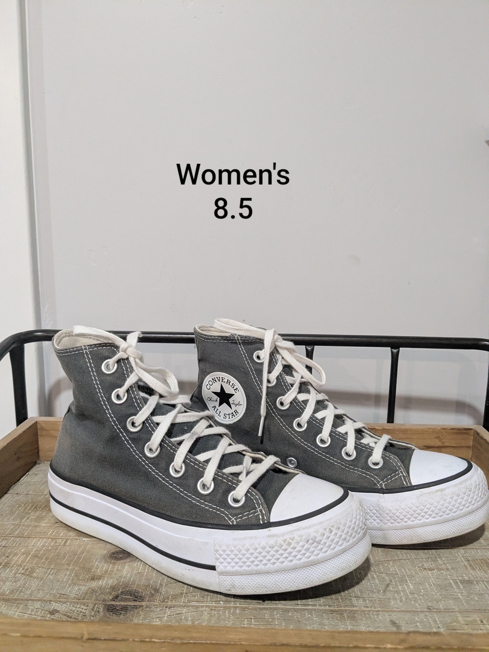 Converse Women's 8.5 Chuck Taylor High-Top Sneakers in Gray